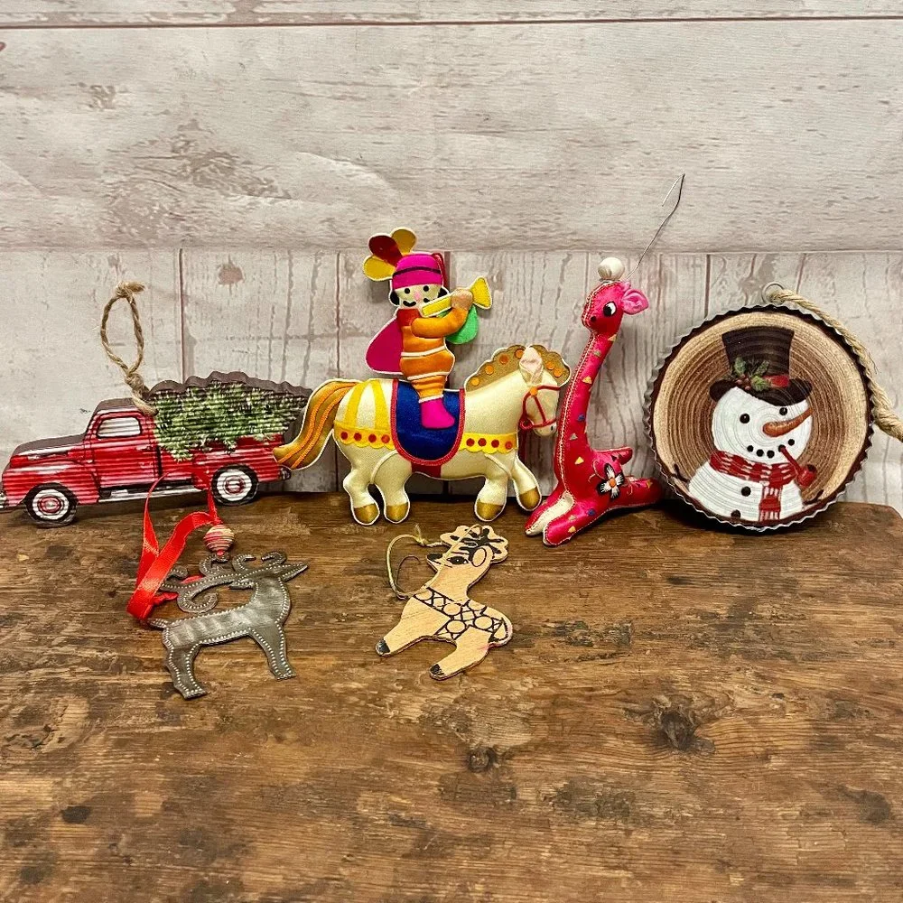X-Mas ornaments lot of 6 ornaments
